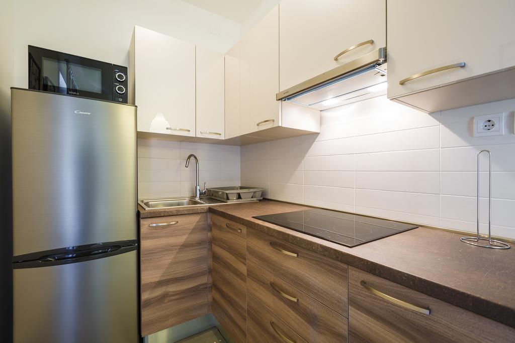 Ivni Apartmani Novigrad Istria Habitación foto
