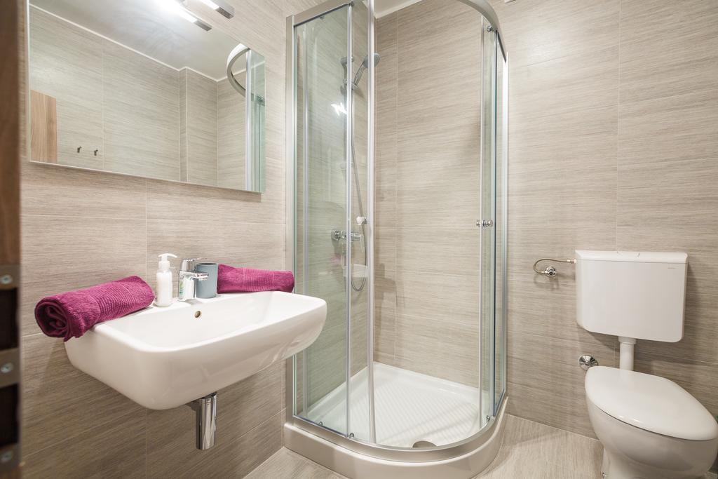 Ivni Apartmani Novigrad Istria Habitación foto