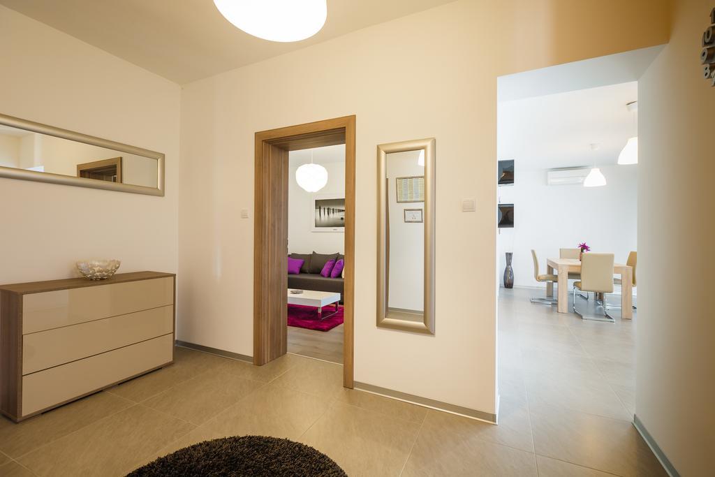 Ivni Apartmani Novigrad Istria Habitación foto